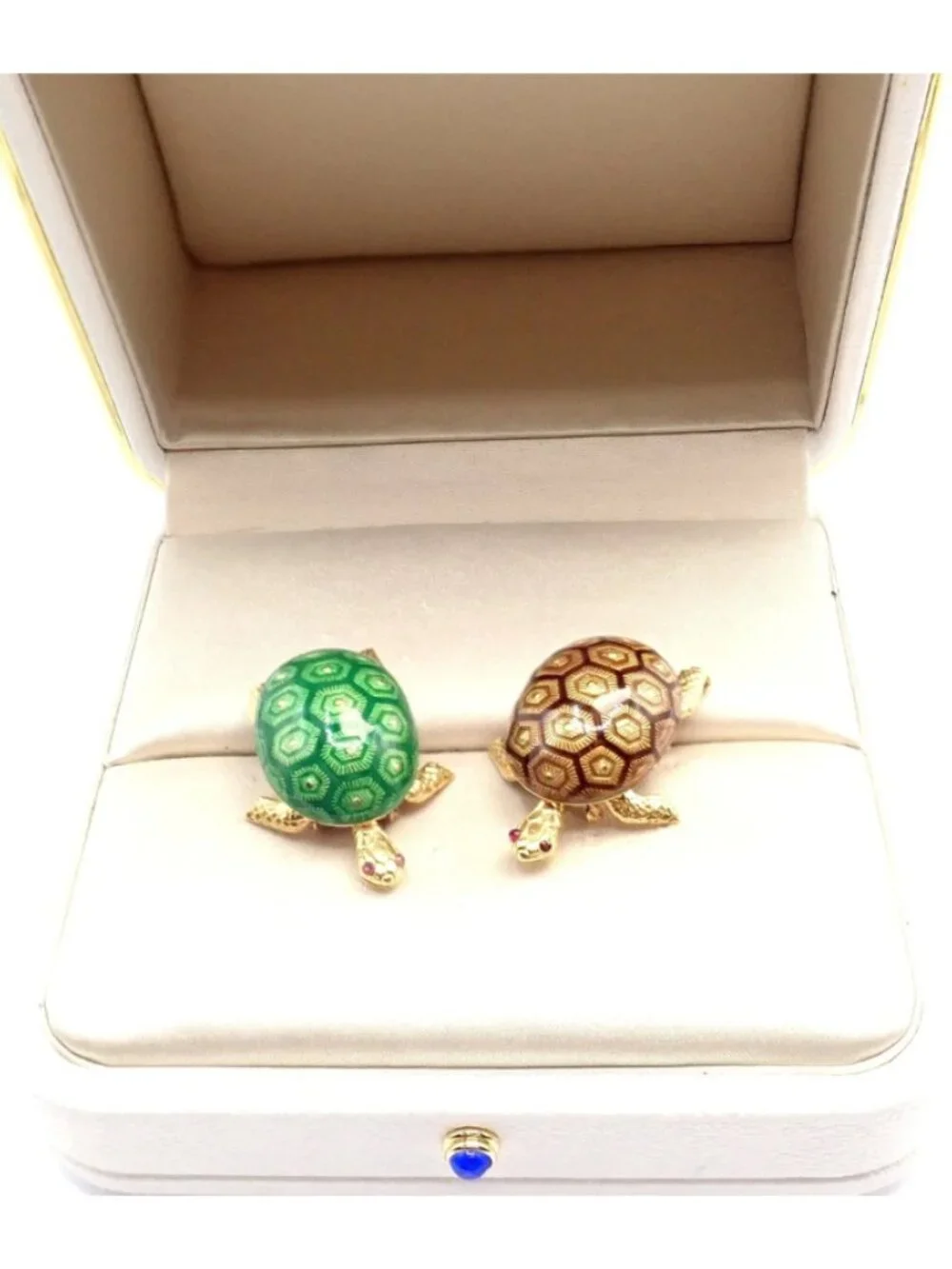 Vintage! Boucheron France 18k Yellow Gold Enamel Set Of Two Turtle Brooches